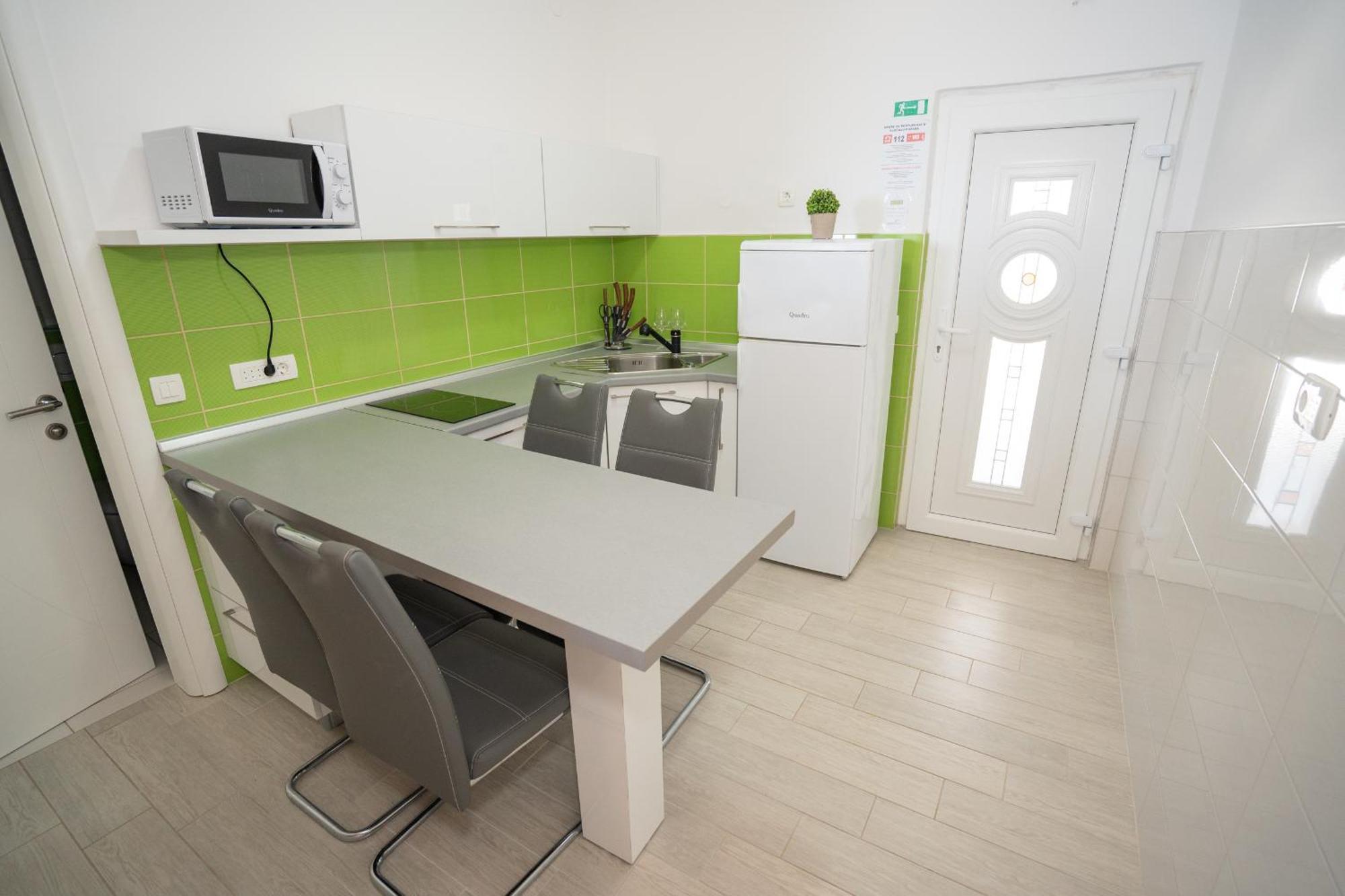 Garden Resort - Apartments Maslina Potocnica Экстерьер фото